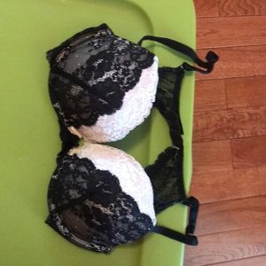 Victoria secret 36B - tags ripped off